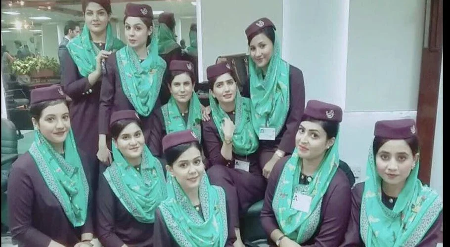 air hostess PIA