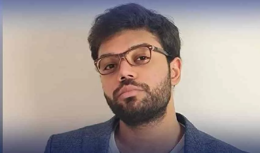 Ducky Bhai Pakistani youtuber