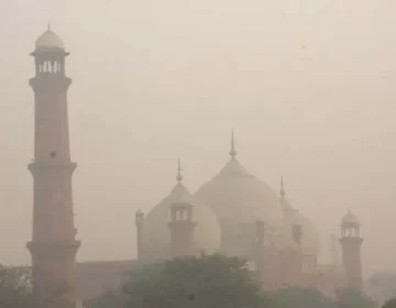 Punjab smog ki lapit mien