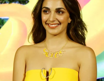 indian actress kiara advani ky liye bara ayzaz