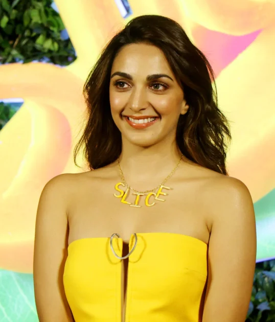 indian actress kiara advani ky liye bara ayzaz