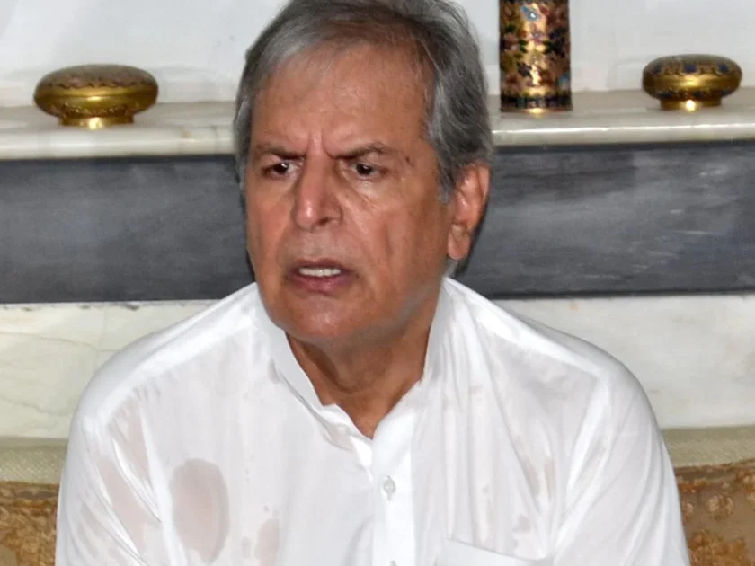 javed hashmi ky gr police ka chapa