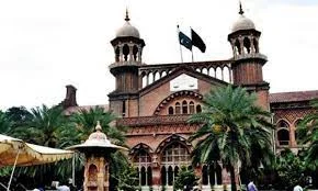 lahore high court bar mein kitabi maila saj gya