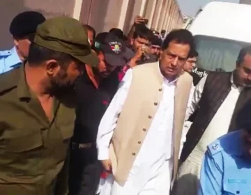 Kpk gov bary captain R safdar ka bara dawa