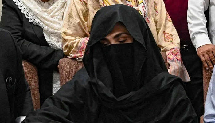 Bushra bibi ki achanak tabiyt kharab hospital montqil