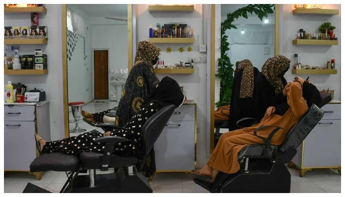 Beauty parlor py tax lagany ka faisal