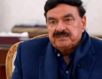 Mojoda halat mein mere khamoshi hi behter ha sheikh rashid