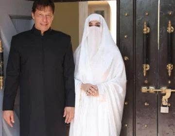 Eid py Imran khan aur bushra bibi ki molaqat krwany ki darkwast dair