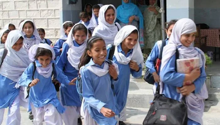 Halat sangeen sobai hakomat ka 2 roz ky liye school banad krny ka elan