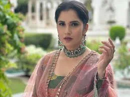 Dosri mohbat dhondh rhi hu sania mirza