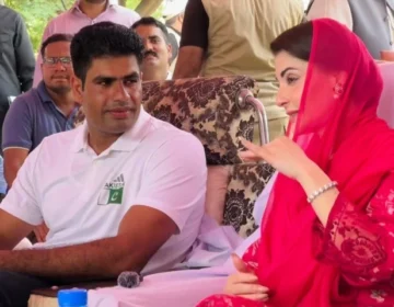 Arshad Nadeem ko Maryam Nawaz ny10 crore ka tohfa dy dia