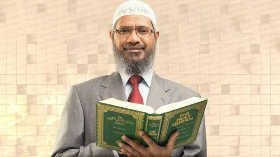 Dr zakir naik Pakistan pounch gye