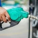 Petrol ki qeemat mein bari kami ka imkan