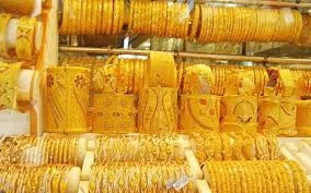 Gold ki qeemat mien utar chahrhaao jari