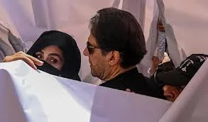 Bushra bibi siasat main nahi ay gai